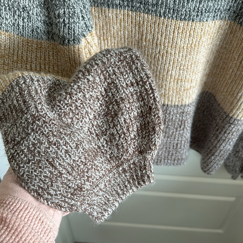 Pink Lily Colorblock Sweater - Picture 5 of 7